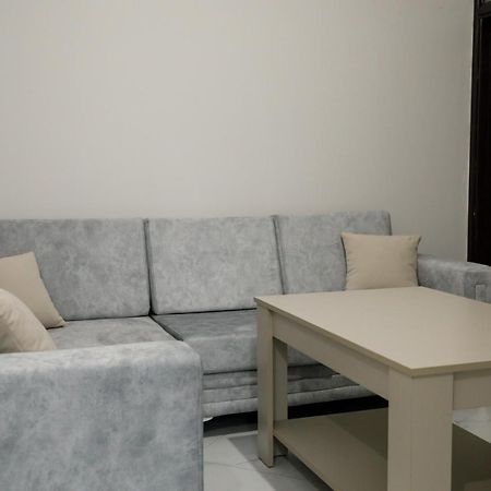 Logli Apartments Gjirokaster Bagian luar foto