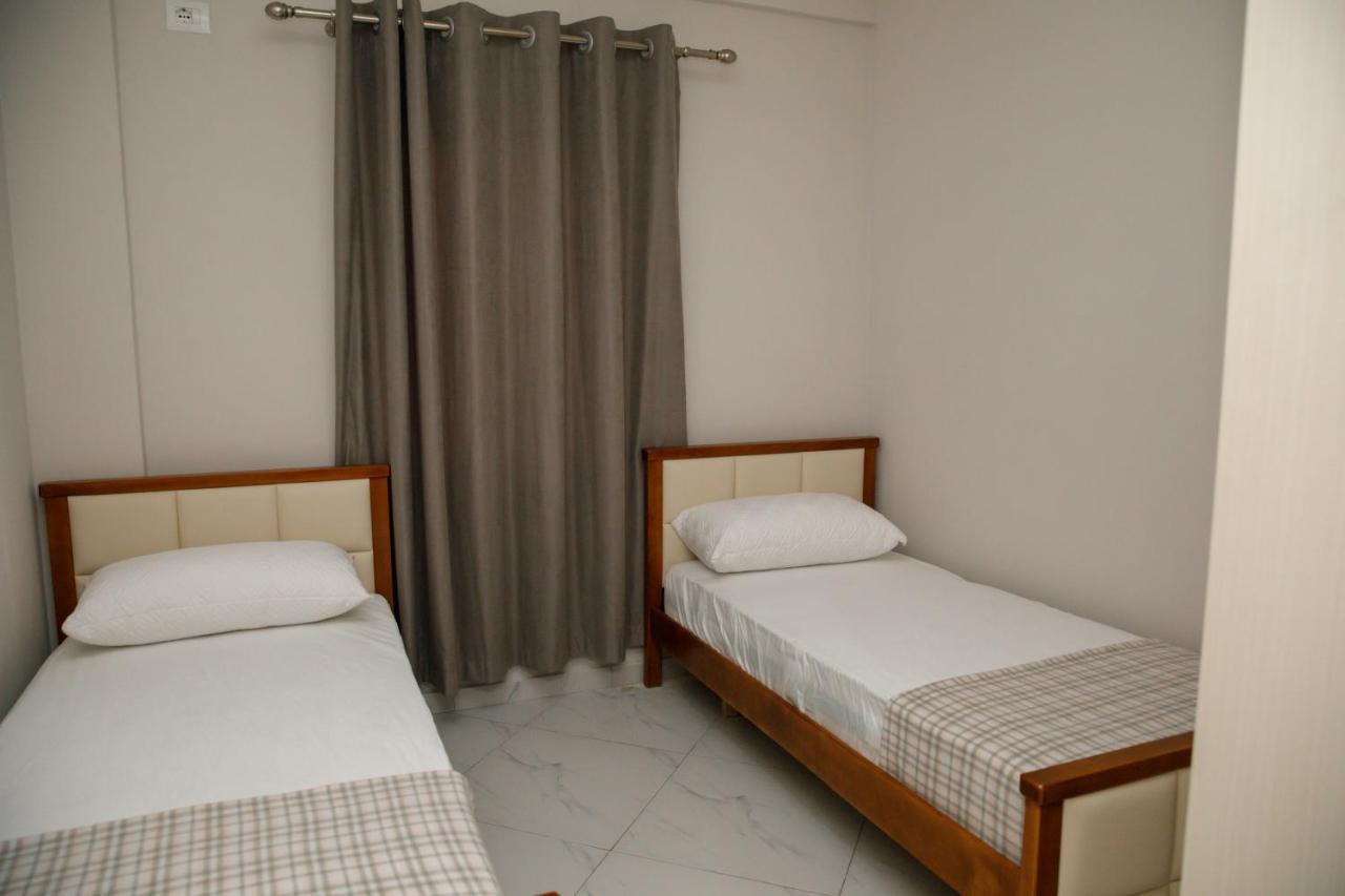 Logli Apartments Gjirokaster Bagian luar foto