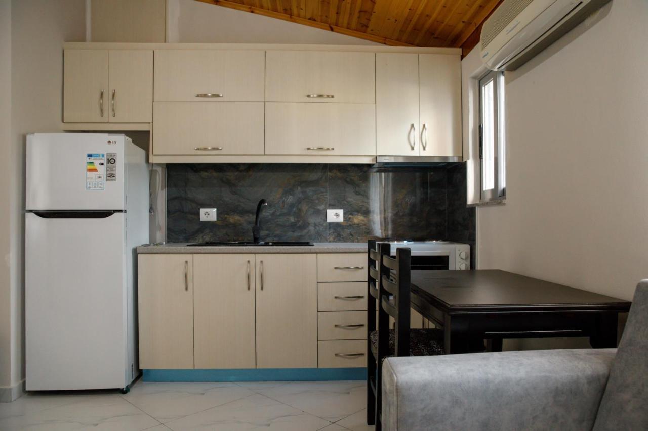 Logli Apartments Gjirokaster Bagian luar foto